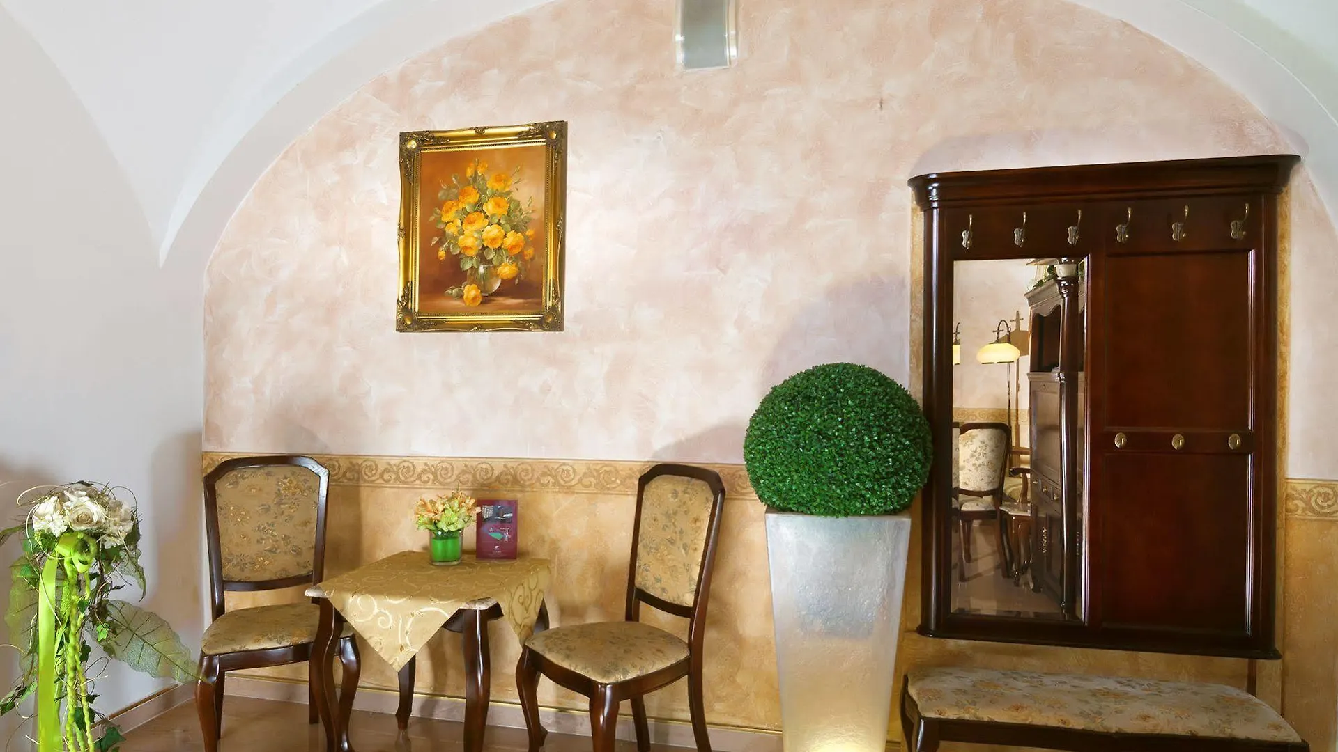 Hotel Ruze Karlovy Vary 4*,